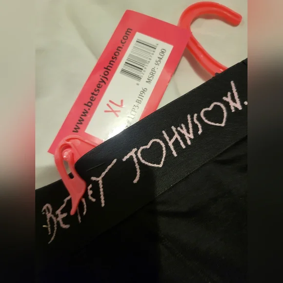 Betsey Johnson - Picture 12 of 12